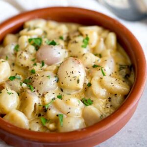 Creamy Garlic Sauce Baby Potatoes