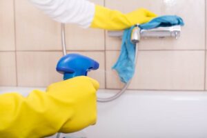 BACKPAPIER- TRICK: So einfach lässt sich Kalk entfernen